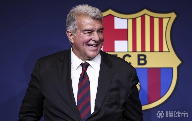 每体：巴萨夏窗预算1.3亿欧，巴斯托尼和阿尔瓦雷斯是主要目标