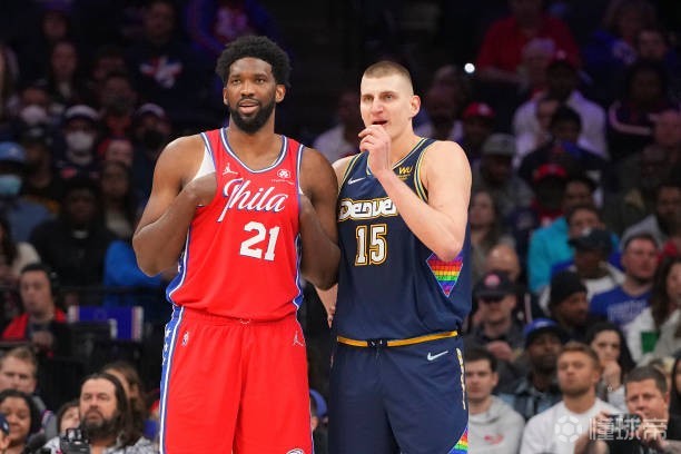 恩比德自夺得MVP后3年内仅出战91场比赛，约基奇同期拿下87次三双