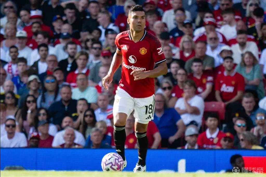 巴媒：卡塞米罗已收到国米等俱乐部的邀约，他不想回巴西踢球