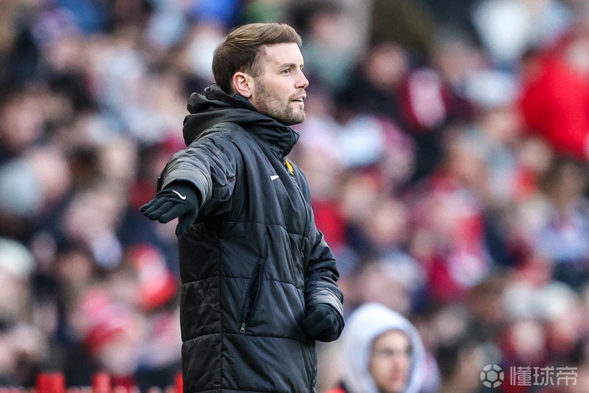 德天空：勒沃库森在关注布莱顿主帅许尔策勒，今夏可能换帅