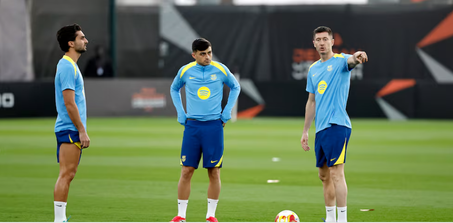 莱万：关于我和巴萨的合同，目前没有任何变化