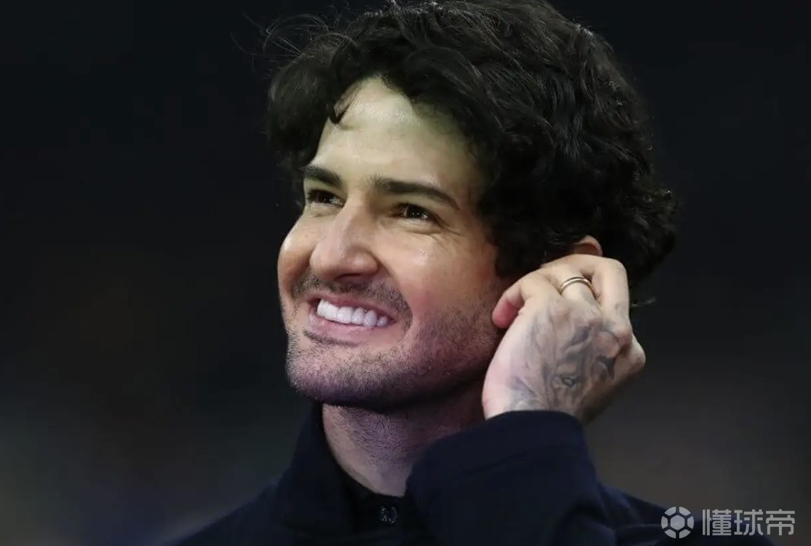 帕托：世界变了，想象一下让罗纳尔迪尼奥和大罗去盯防8号位