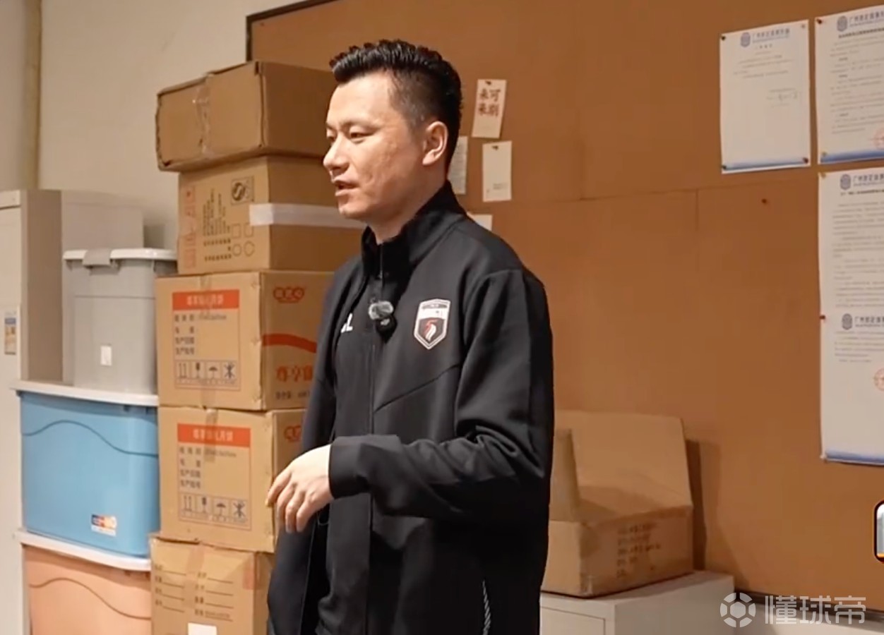 郜林：来铭途一个月没开过会；当总经理和踢球不同